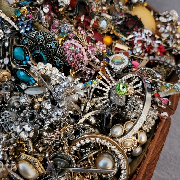 Huge harvest rhinestone jewelry lot - Picture 10 of 12